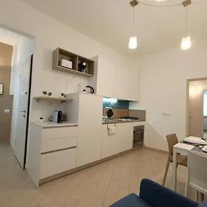 Apartment Firsthouse - Nel Centro Storico Con Parcheggio Gratuito, Siena